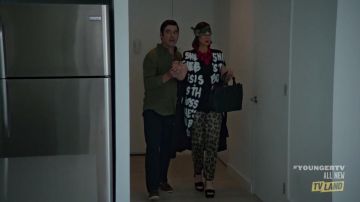Leggings estampados de leopardo de Diana Trout (Miriam Shor) en Younger S04E11