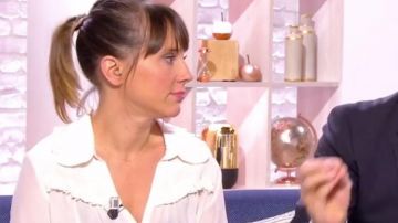 The globe metallic world Map seen in The daily on France 5