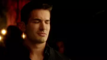 Le morceau Blown interprété par DNCE et Kent Jones dans Bad Moms