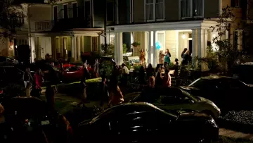 Le morceau Hgx interprété par Yes you are dans Bad Moms