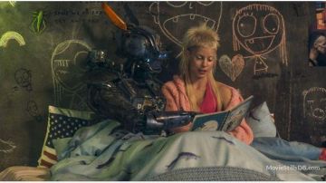 El cómic que Yolandi le lee a Chappie en Chappie