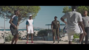 El Puma Suede en el video Bravo de MHD