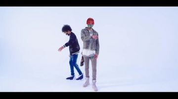 Sneakers Nike Air Force 1 SF of Ayo & Teo in their clip Rolex