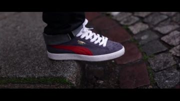 El ante Puma en el clip J'resist de Deen Burbigo
