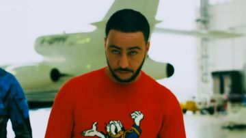 Le pull rouge Gucci de Colonel Carrillo dans son clip Lacrim