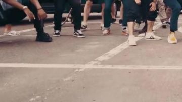 VANS black and white in the clip, Apollo Gold's Common