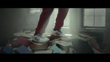El Adidas Skateboarding Matchcourt en el clip de Nandos de A$AP Ferg