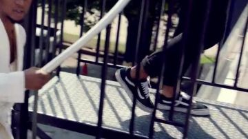 Vans old skool, in the clip the Black Beatles of Rae Sremmurd