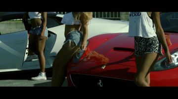 Les converses dans le clip Cut It de OT Genasis 
