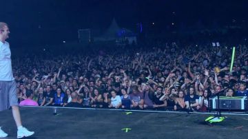 La paire de Nike Air Max Plus SE de Vald dans son clip Trophée