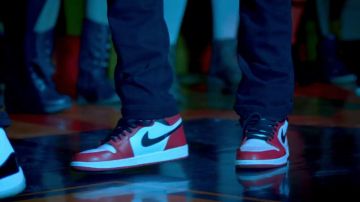 les Air Jordan 1 chicago dans le clip 23 de Mike WiLL Made-It