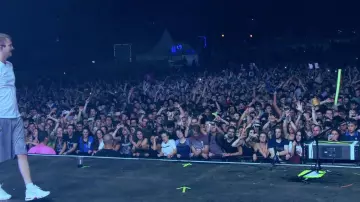 Les air max 95 dans le clip Trophée de Vald