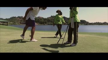 Les adidas stan smith dans le clip Pas payé de Kekra