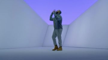 Boots Timberland Drake in her video clip Hotline Bling