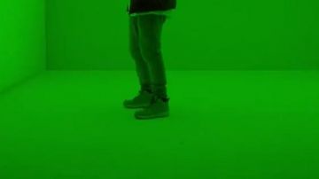 Sneakers Nike Hoodland Suede in the clip Hotline Bling Drake