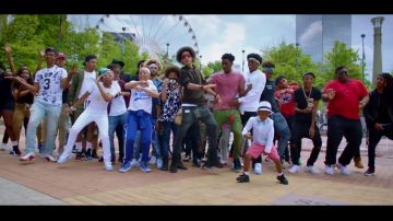 Sneakers Nike Air Jordan 13 Retro in the clip Rolex Ayo & Teo