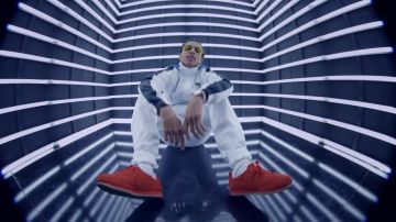 The nike cortez in the video Major In The Air Joke