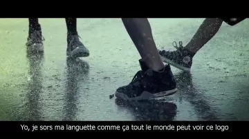 Les sneakers Converse Chuck Taylor All Star '70 dans le clip Wings de Mac­k­le­more & Ryan Lewis