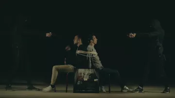 El puma plateado en el clip Del disco duro al disco dorado de Bigflo & Oli