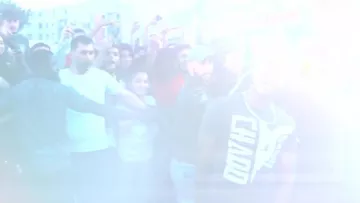 Le t-shirt Charo dans le clip En leuleu feat. Niska de Sadek