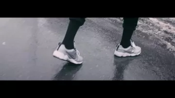 The NIKE AIR ZOOM SPIRIDON in the clip 95 of Cheu-B