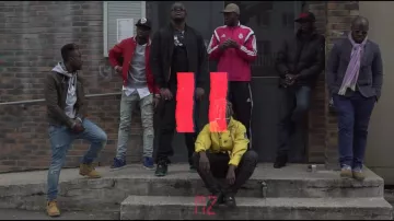 LEs Timberland 6 inch Boot dans le clip Pause de MZ