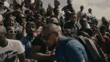 Le sac à dos Louis Vuitton de Alonzo dans le clip Tu vas parler