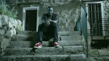 El clásico de ante Puma en el clip La noche de Ridsa
