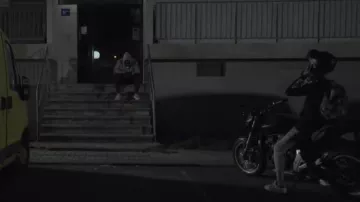 Zapatillas Adidas Originals Superstar usadas por un extra en el video musical onizuka de PNL
