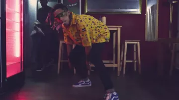 El viejo skool azul de Vans en el clip Piou Piou de Slimka