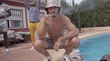 El par de zapatillas crema Gucci usadas por N.O.S. en el clip I am NLP de PNL