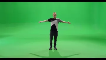 Les air max one dans le clip Eurotrap de Vald