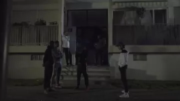 Sneakers Nike Air Huarache white in the clip Onizuka NLP