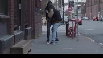 les sneakers converse all star de Ed Sheeran dans son clip "shape of you"