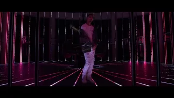 The nike in the clip Skurt Cobain of Sneazzy