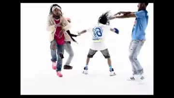 Les Adidas dans le clip Slappin de E-40