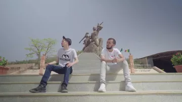 El Tsugi en el clip Luego de Bigflo & Oli