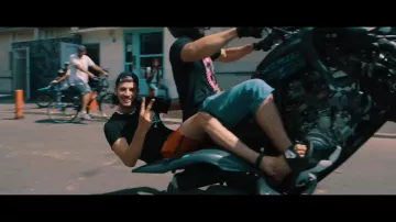 The tap Nike in the clip She is DTF