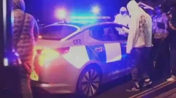 Zapatillas Adidas Gazelle negras en el video musical de Skepta's Man