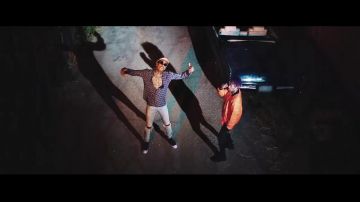 The converse, in the clip Pull Up Wiz Khalifa