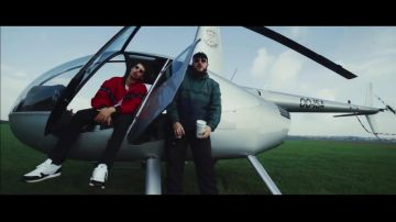 El reebok en el clip Sur Mon Nom de Caballero & JeanJass
