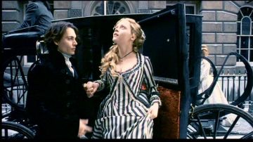 The dress with black and white stripes of Katrina Van Tassel (Christina Ricci) in Sleepy Hollow