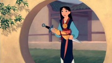 La tenue rouge et bleue de Mulan dans Mulan