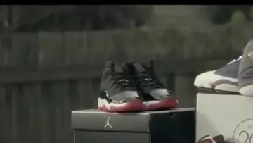 Sneakers Nike Air Jordan 11 retro in the clip Wing$ Macklemore