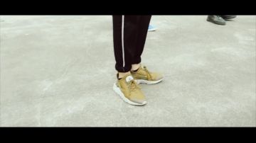The Nike Wmns Air Huarache Run Ultra "Olive Flak" in the clip "BEPE" Jidde