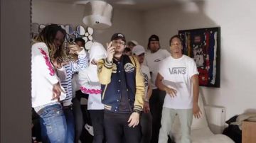 Las furgonetas de camiseta blanca del S Crew en I no deberían tener