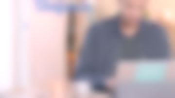 La tasse et soucoupe de Benjamin dans le générique de La maison des maternelles