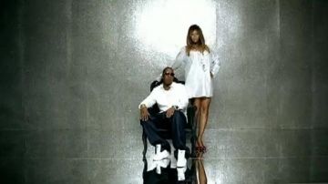 The Stan Smiths en el video musical upgrade U de Queen B