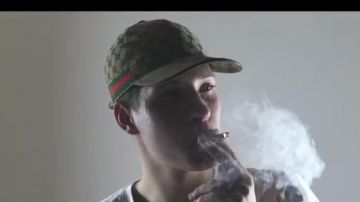 La gorra Gucci de Sirap en su videoclip Pull Up