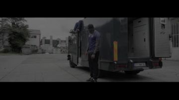 The Nike 90 in the clip Of the mulla of Dabs